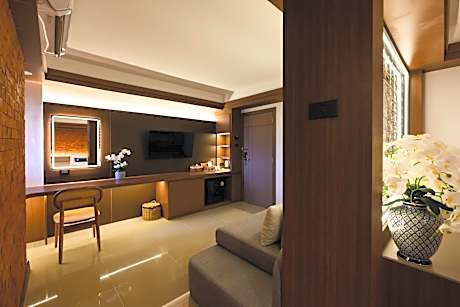 Twin Room with Pool View