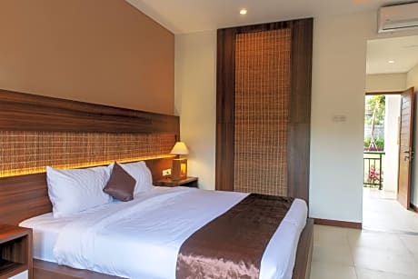 Standard Double Room with Pool & Garden View