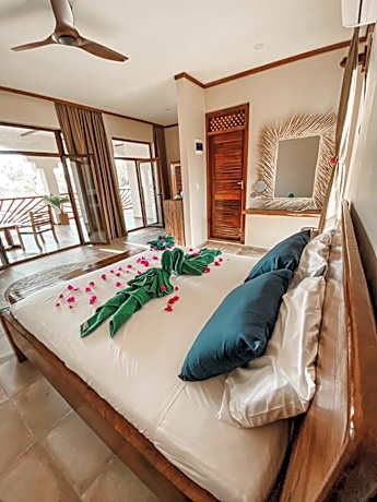 Suite with Balcony and Partial Sea View