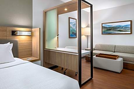 King Suite with Sofa Bed and Roll-in Shower - Mobility Accessible