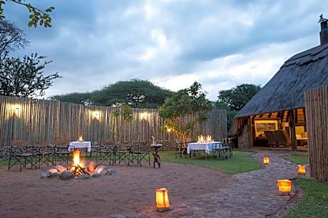 Rhino River Lodge