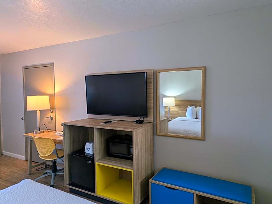 Days Inn by Wyndham Bullhead City