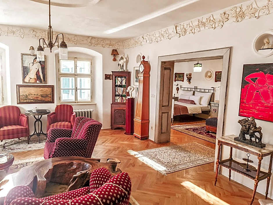 Divná pani Luxury Gallery Rooms