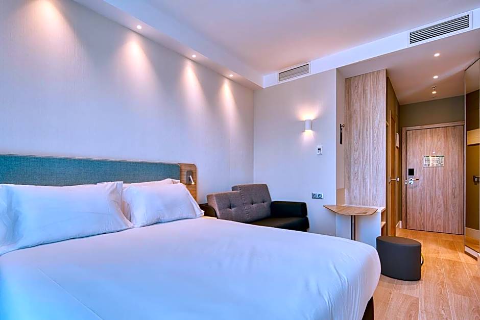 Holiday Inn Express Madrid Airport By IHG