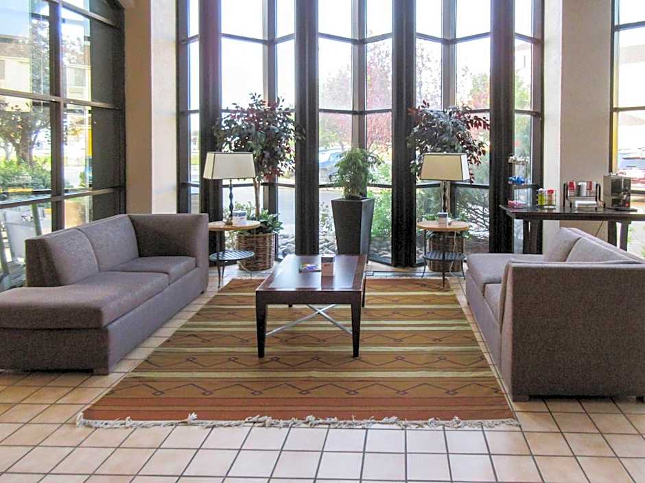 Clarion Inn