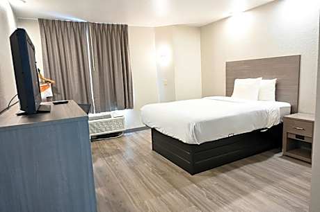 Queen Room - Disability Access/Non-Smoking