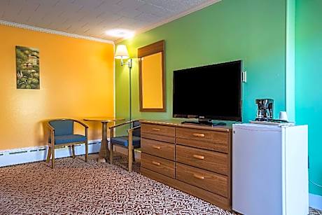 Queen Room with Two Queen Beds - Non-Smoking
