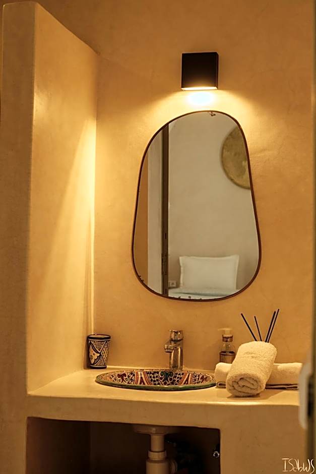 Riad Yu Yu