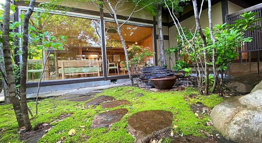 Yugawara Onsen Ashikari Ryokan