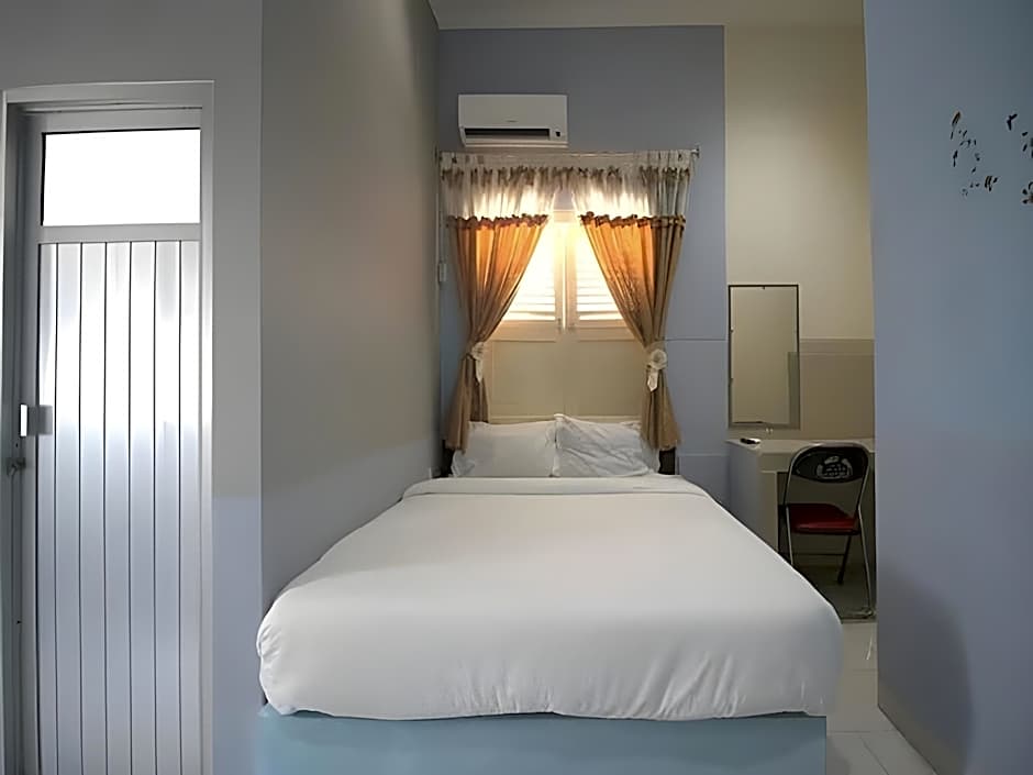 RedDoorz @ Jalan Kartini Semarang