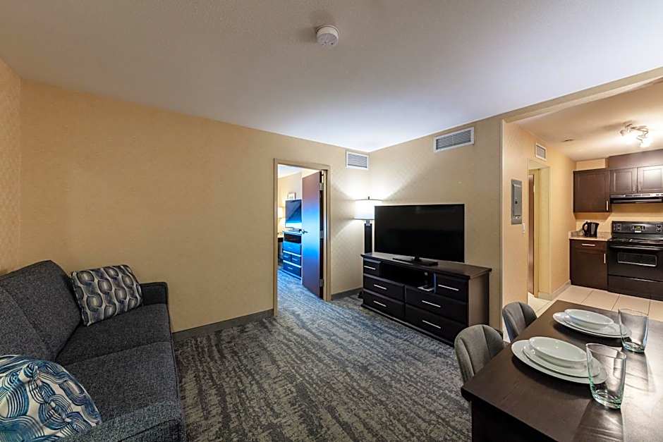 Holiday Inn Express & Suites Riverport Richmond By IHG