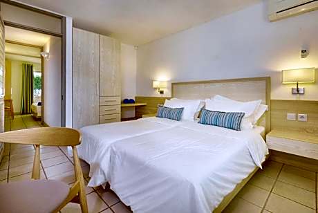 Two-Bedroom Apartment with Partial sea view and Garden view