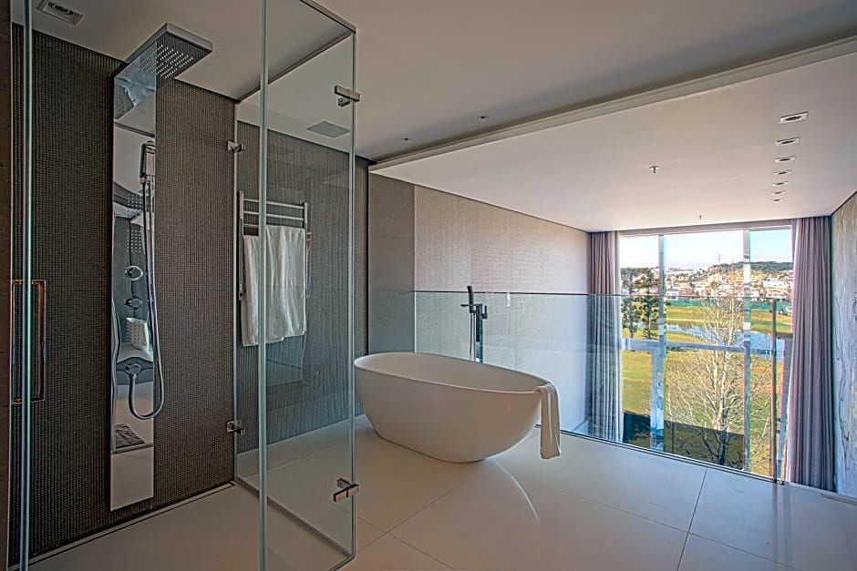 Suryaa Hotel Pinhais, Curio Collection by Hilton