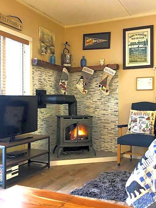 Attitash Mountain Village Studio - Slope View - Ski - Storyland