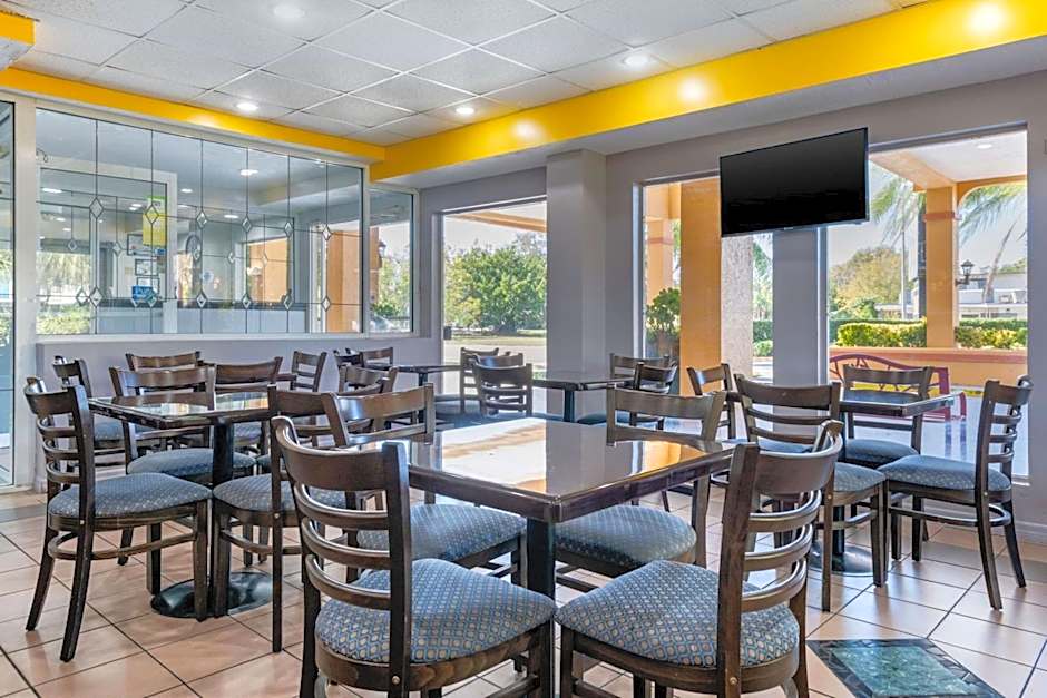 Quality Inn Sarasota North Near Lido Key Beach