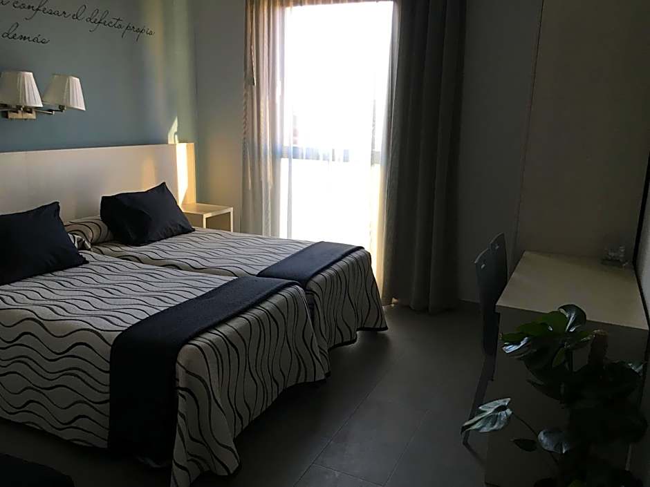 Photo 1 of 50 of Hotel HM Alfaro
