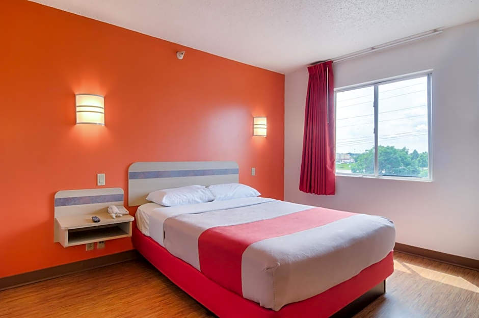 Motel 6-Joliet, IL - Chicago - I-55