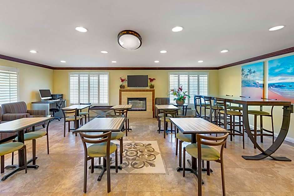 Best Western Harbour Inn & Suites Huntington - Sunset Beach