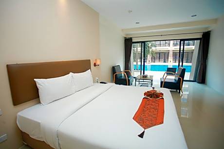 Deluxe Double or Twin Room with Pool Access