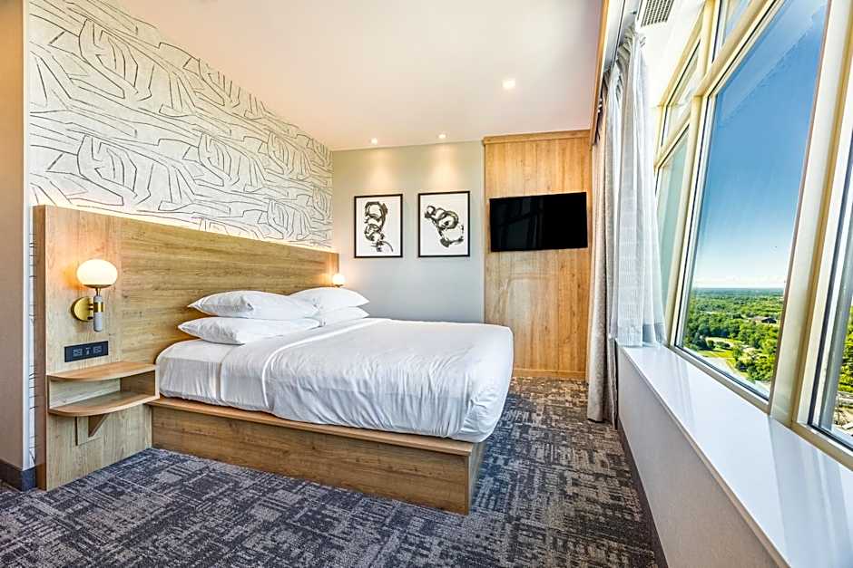 Tower Hotel at Fallsview