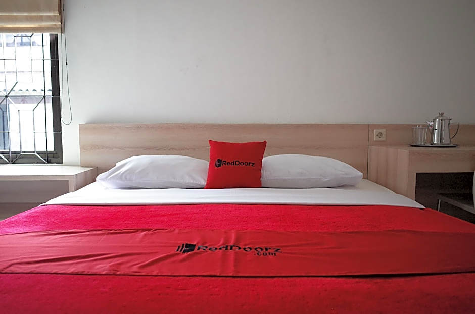 RedDoorz near Taman Kota Lapang Merdeka Sukabumi