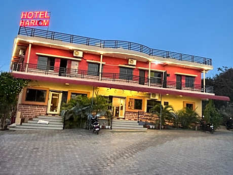Hotel Hari Om Swimming Pool In Diu