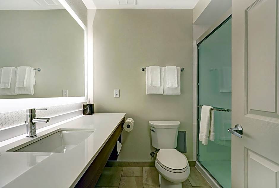 Holiday Inn Express Whitby Oshawa By IHG