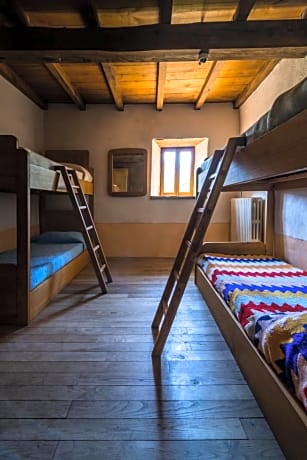 Quadruple Room with Shared Bathroom