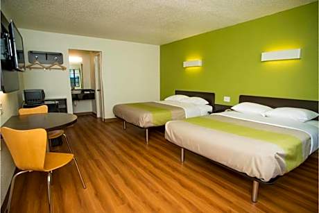 Deluxe Queen Room with Two Queen Beds - Non-Smoking