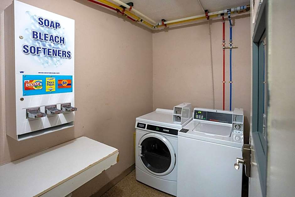 Clarion Hotel Detroit Metro Airport