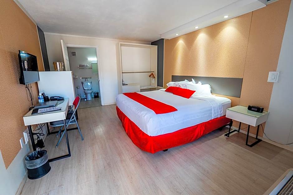 Photo 1 of 6 of 1 King Bed, Mobility Accessible