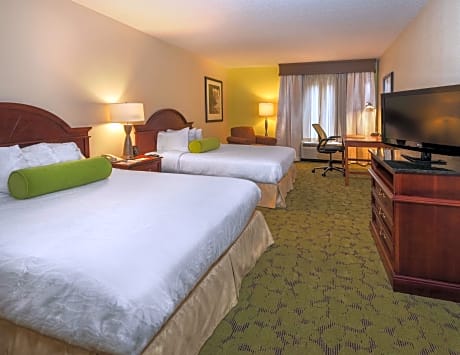 2 Queen Beds