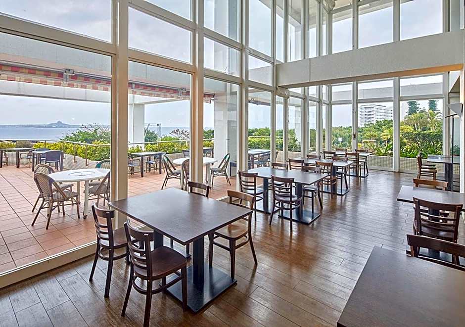 Royal View Hotel Churaumi