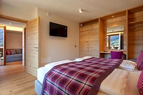 Junior Suite with Mountain View