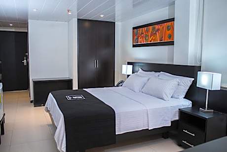 Deluxe Queen Room