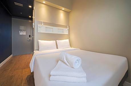 Standard Apartment with One Double Bed