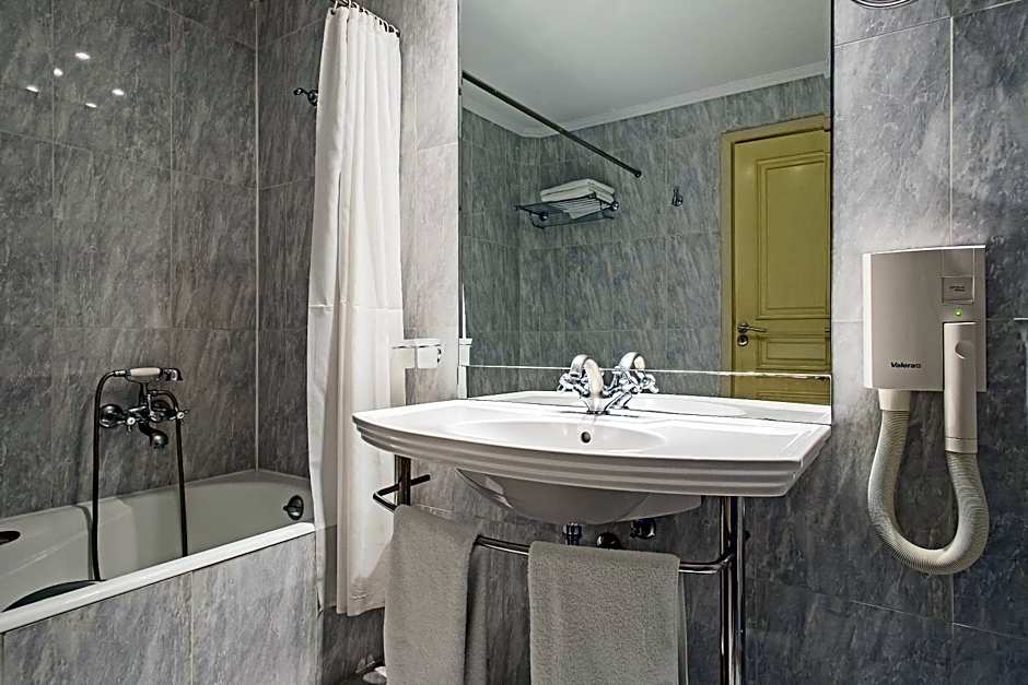 Airotel Stratos Vassilikos Hotel