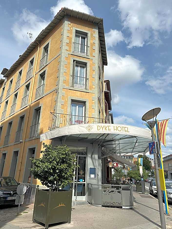 Dyke Hotel