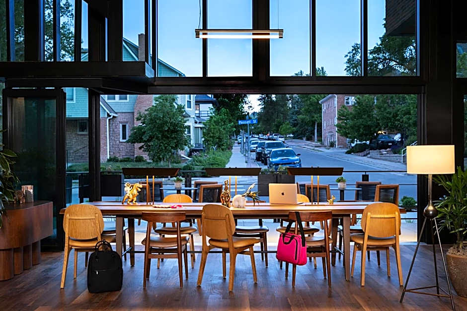 Moxy Boulder University