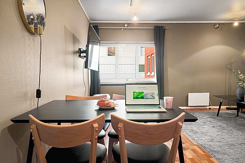 Enter Amalie Apartment Hotel