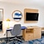 La Quinta Inn & Suites by Wyndham Albuquerque Journal Ctr Nw