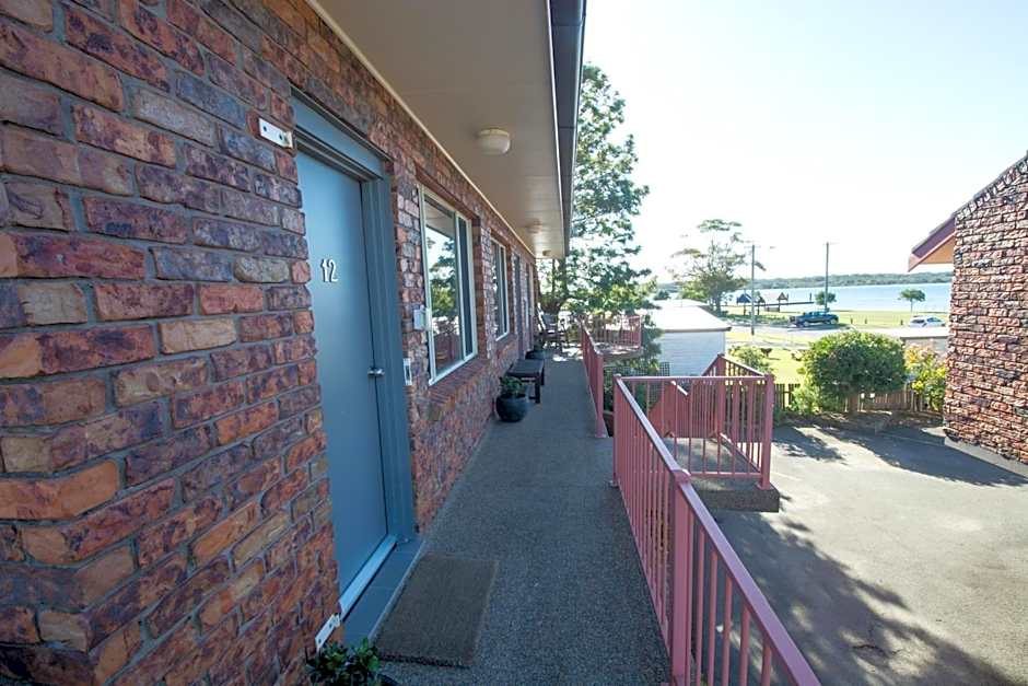 Anchor Bay Motel