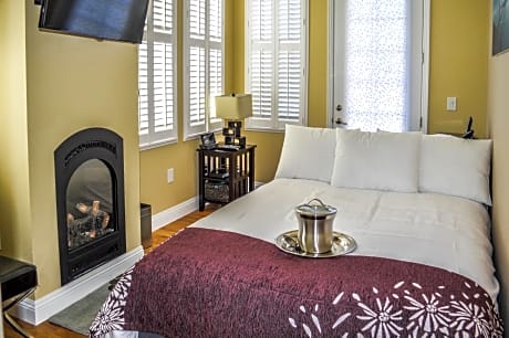 Economy Queen Room (# 6)
