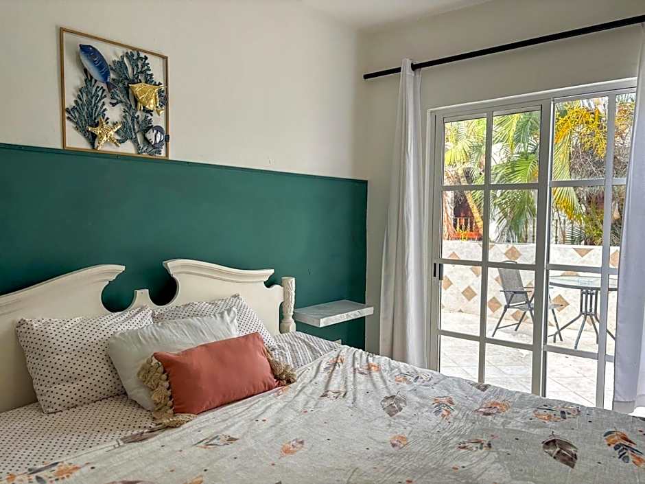Spacious King Room near Beach & Quinta