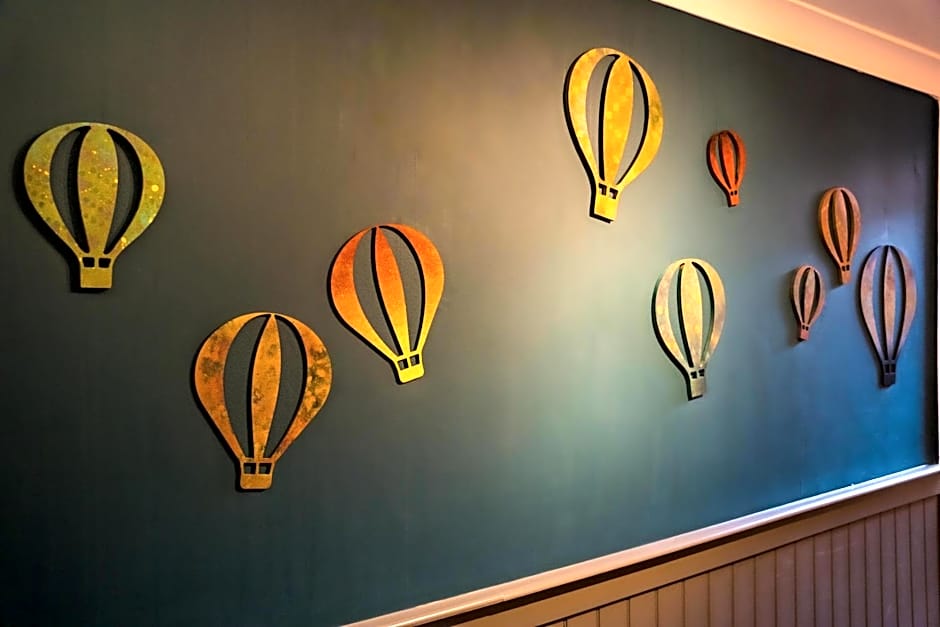 Almondsbury Inn & Lounge