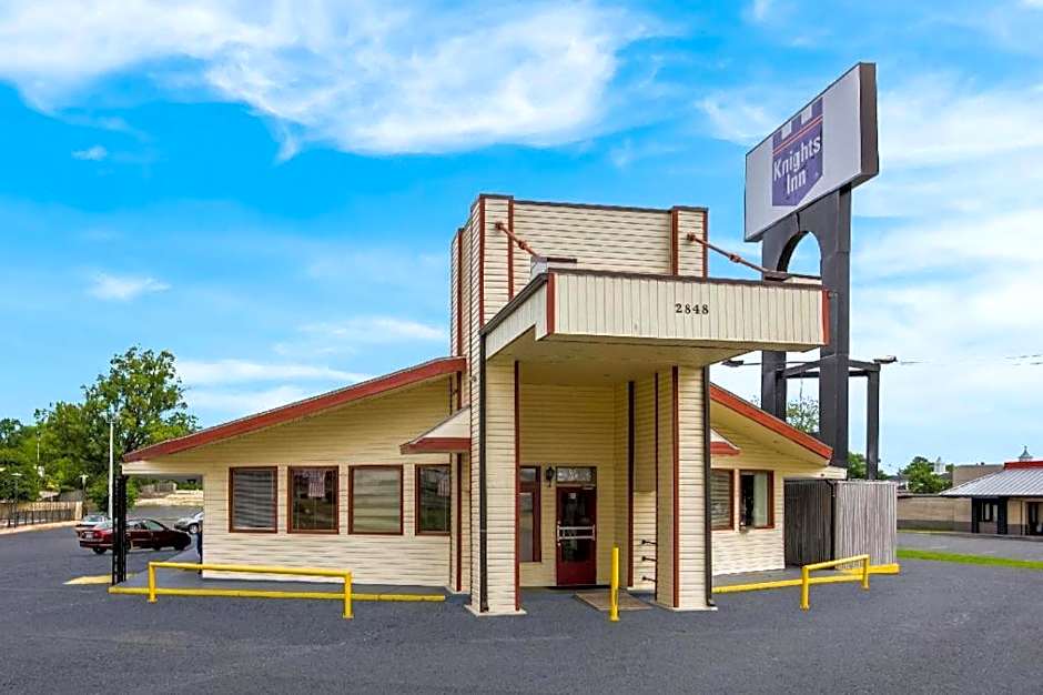 Knights Inn - Fayetteville NC