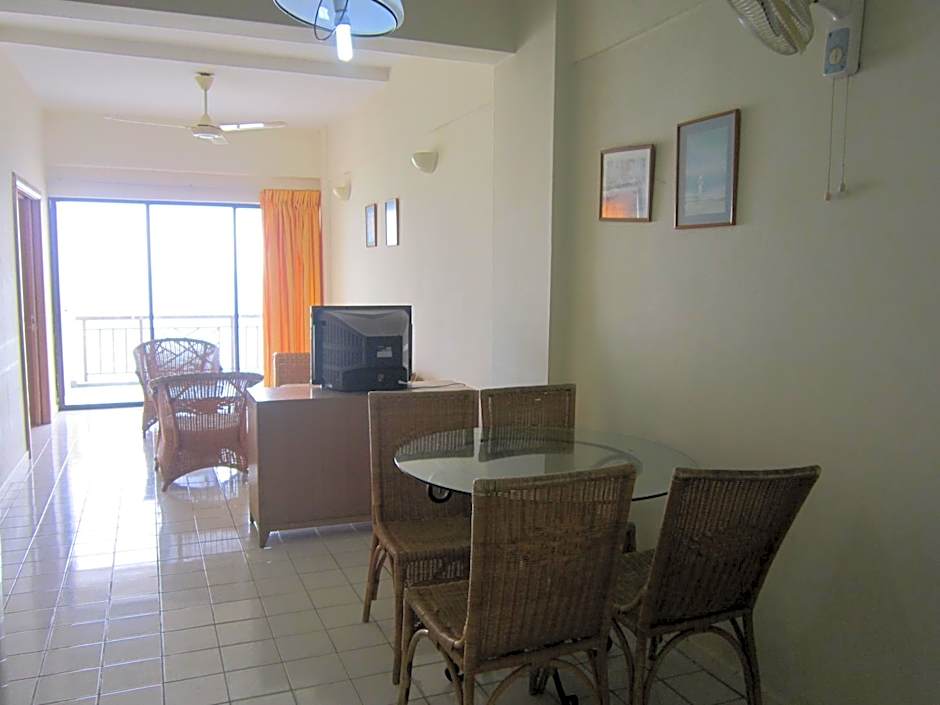 Paradise Lagoon Apartment