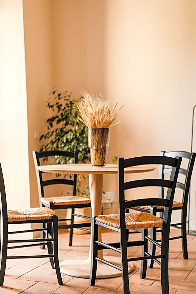 Aethos Hotel Saragano