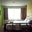 Phuket Ecozy Hotel