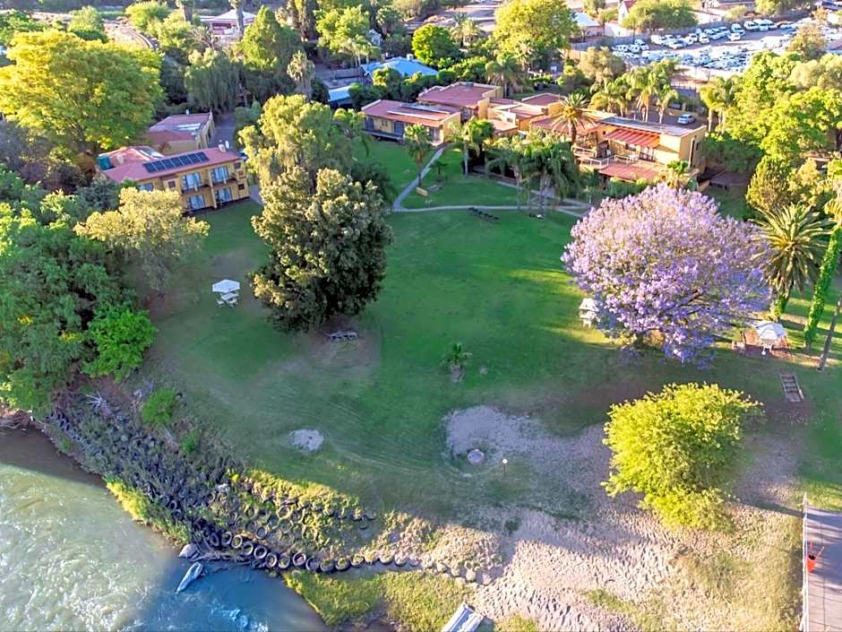 Sunriver Kalahari Lodge Riverside stay in Upington